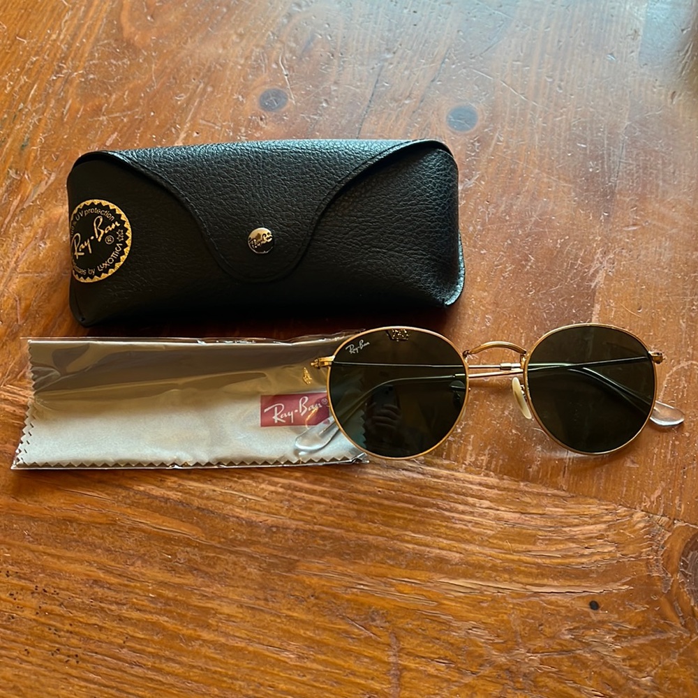 LIKE NEW RayBan Round Metal sunglasses